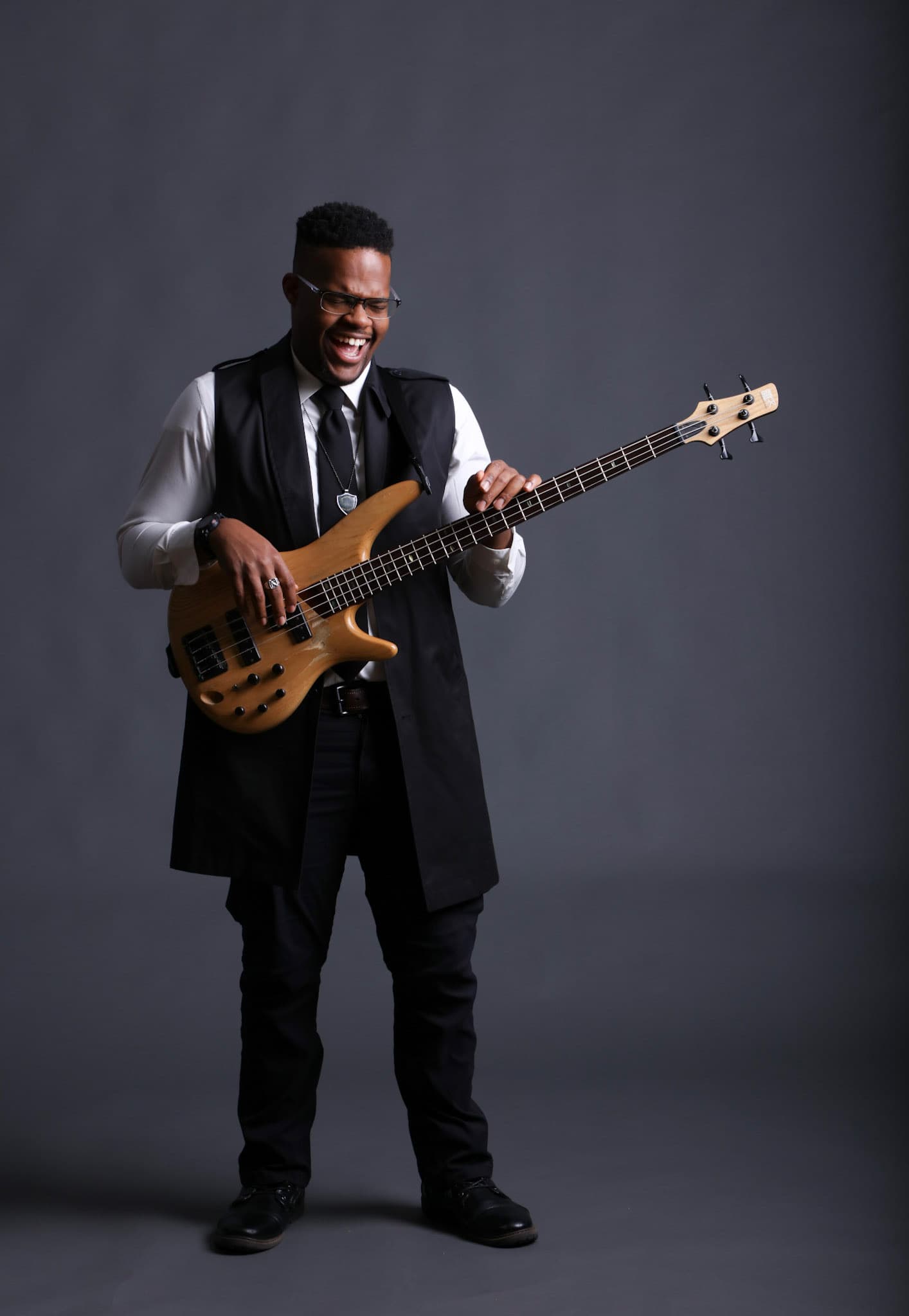 JKelly Music playing bass